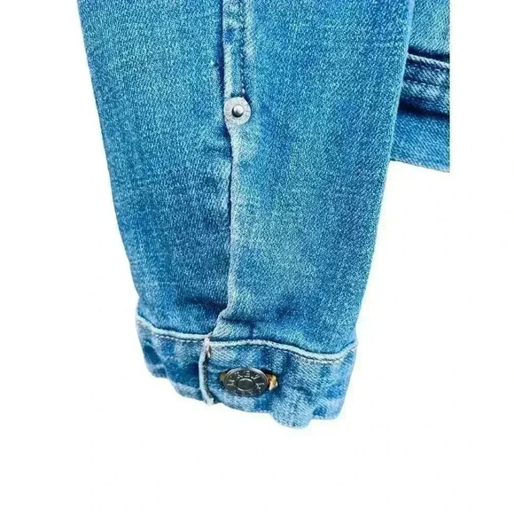 Women’s Gap 1969 Distressed Denim Jacket•Light Wash•Preowned Great Condition• - Picture 6 of 11